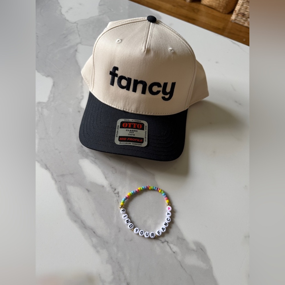 OS ‘Fancy’ OTTO TRUCKER ball cap & ‘Find Your Fancy’ beaded bracelet. NEW